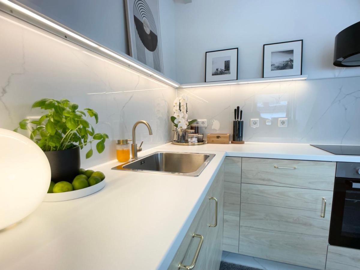 M-Style 04 Apartment Mit Balkon Und Gasgrill, 24H Self-Check-In, Free Parking, Netflix Nuremberg Extérieur photo